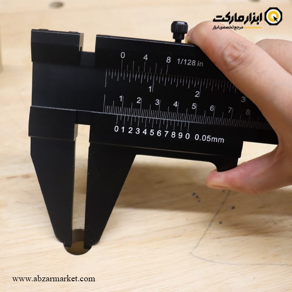 کولیس ورنیه آلومینیومی داسکوا 61 سانتی متر مدل 1215-1804 کولیس ورنیه آلومینیومی داسکوا 61 سانتی متر مدل 1215-1804